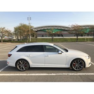 画像: アウディ純正S4/A4(F4)用19インチ5Vスポークマットチタンアルミセット