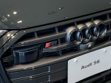 画像: AudiAG純正S6(F2)グリル用S6ブラックエンブレム