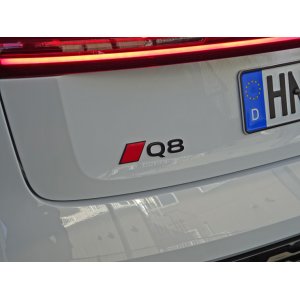 画像: AudiAG純正Q8 e-tron用Q8 S lineブラックエンブレム